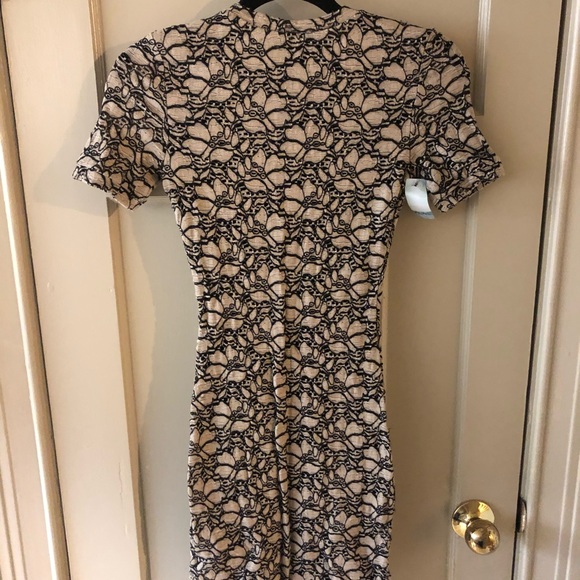 Short sleeve bodycon dress - Picture 2 of 3